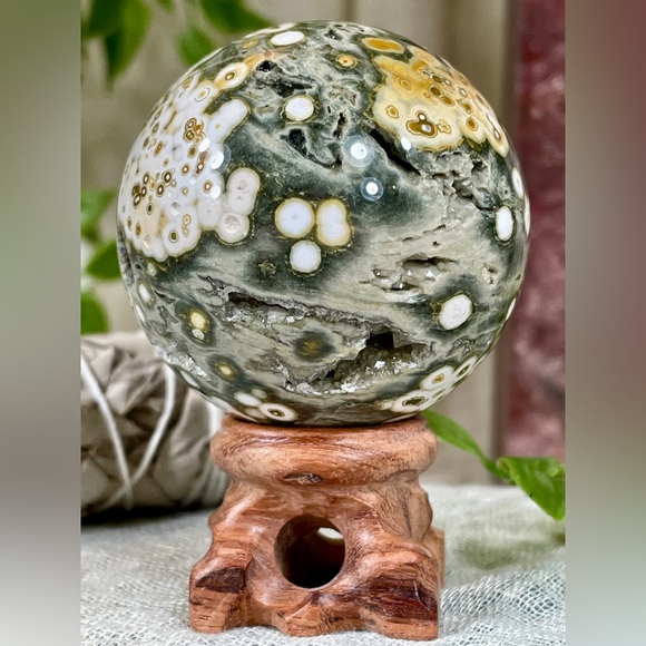 2226 RARE 8th Vein Ocean Jasper Crystal Sphere - Picture 11 of 14